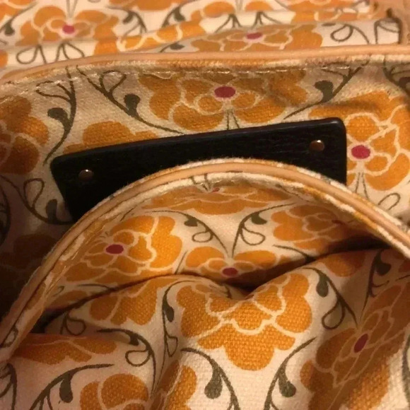 Emma Fox two-toned saddle crossbody bag. - Picture 8 of 10